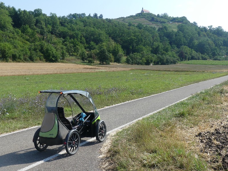 Pedilio vor der Wurmlinger Kapelle Pedilio vor der Wurmlinger Kapelle